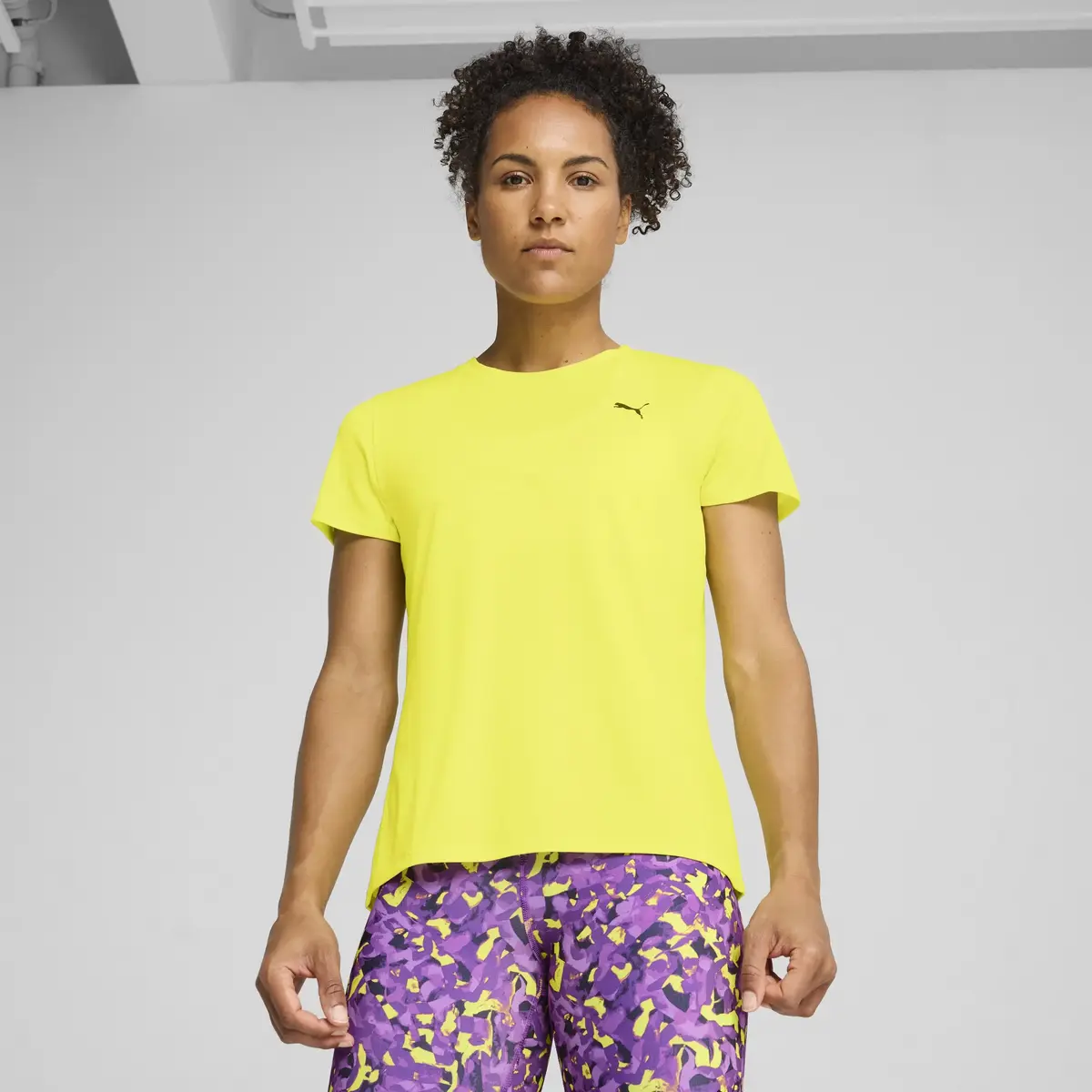 PUMA W TAD ESSENTIAL CREW TEE Sarı Kadın T-Shirt