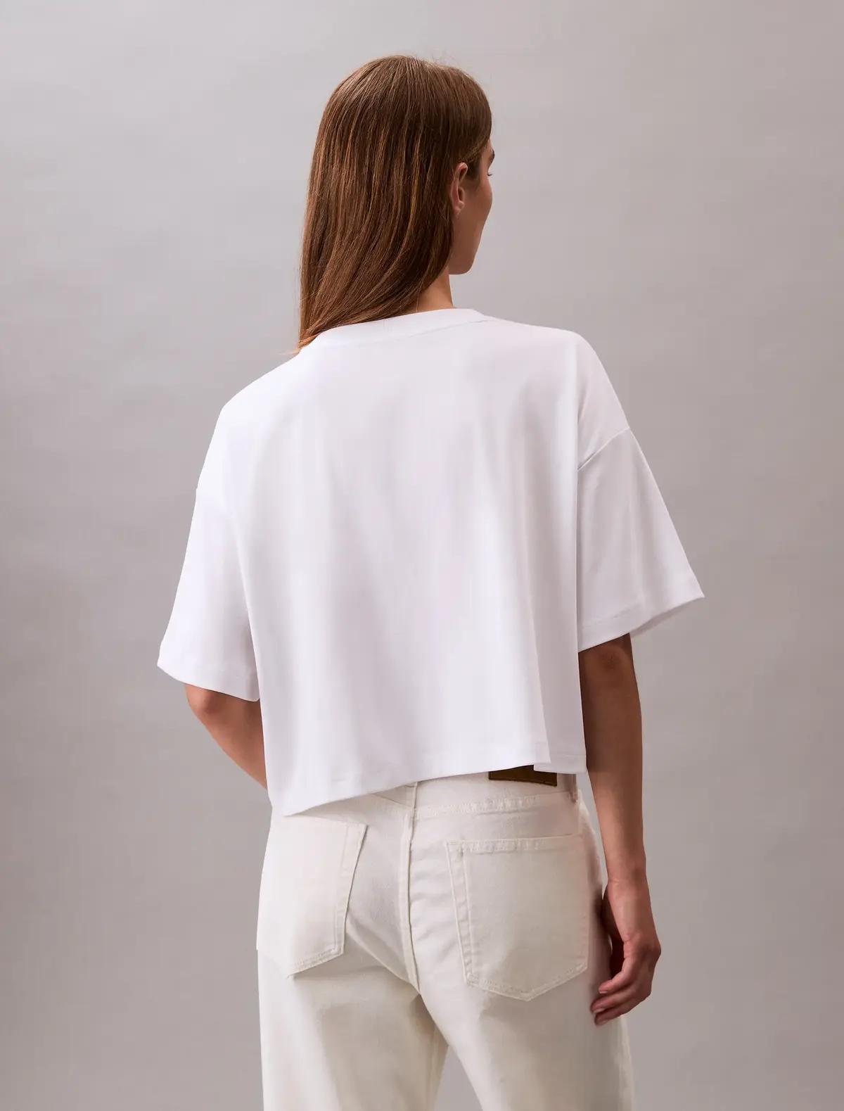Calvin Klein A-SS Boxy Logo Graph, YAA Beyaz Kadın T-Shirt