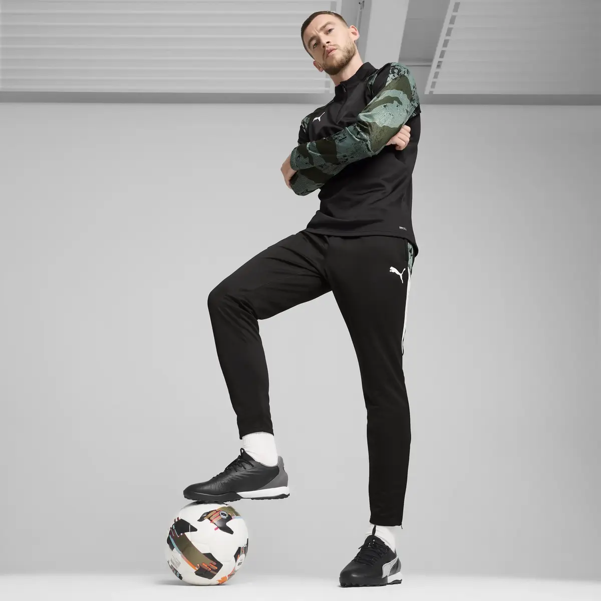 Puma KING MATCH TT Siyah Erkek Halı Saha Ayakkabısı