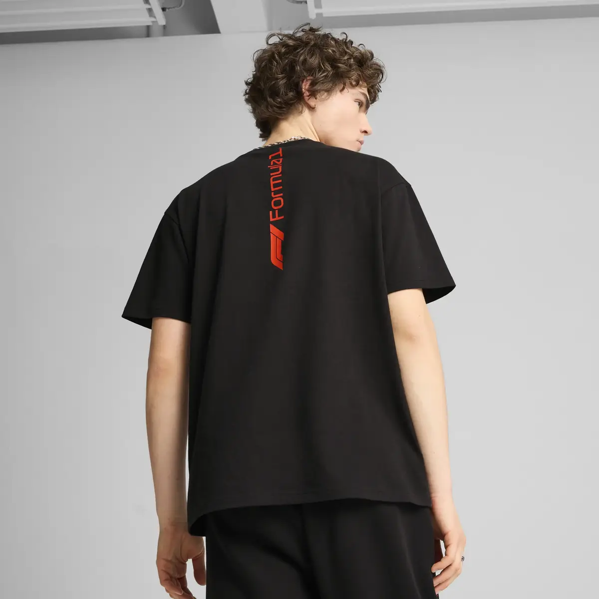 Puma F1 ESS+ Graphic Tee -relaxed Siyah Erkek T-Shirt & Polo