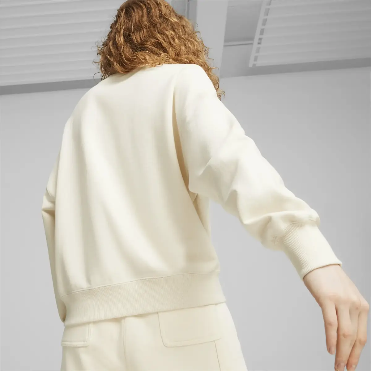 Puma DOWNTOWN Oversized Crew Bej Kadın Sweatshirt