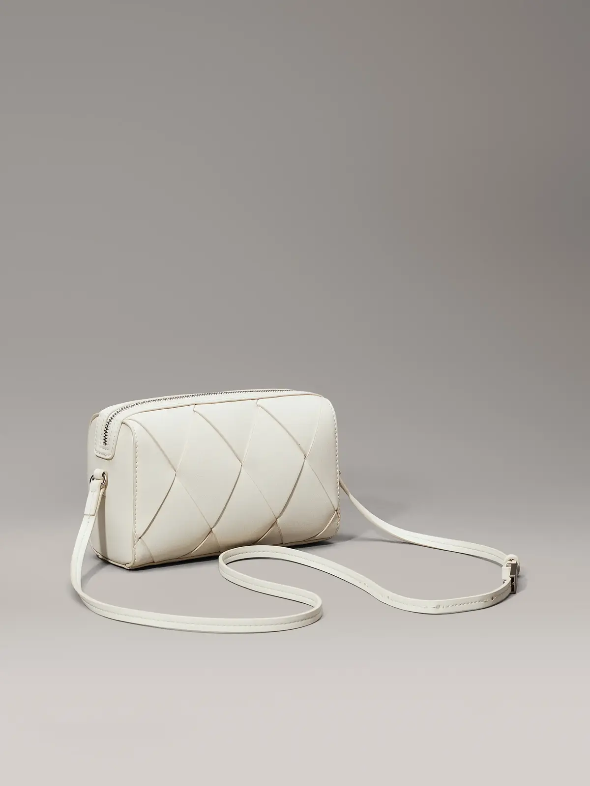 Calvin Klein CK WOVEN CAMERA BAG, 67U Krem Kadın Çanta