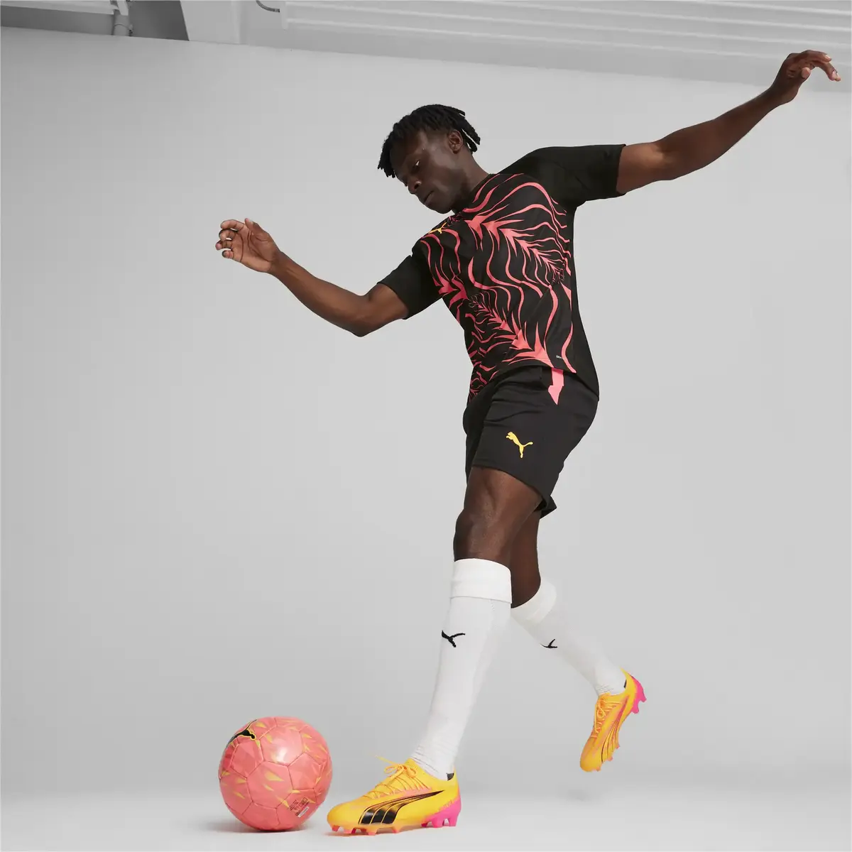 Puma ULTRA ULTIMATE FG/AG Turuncu Erkek Krampon