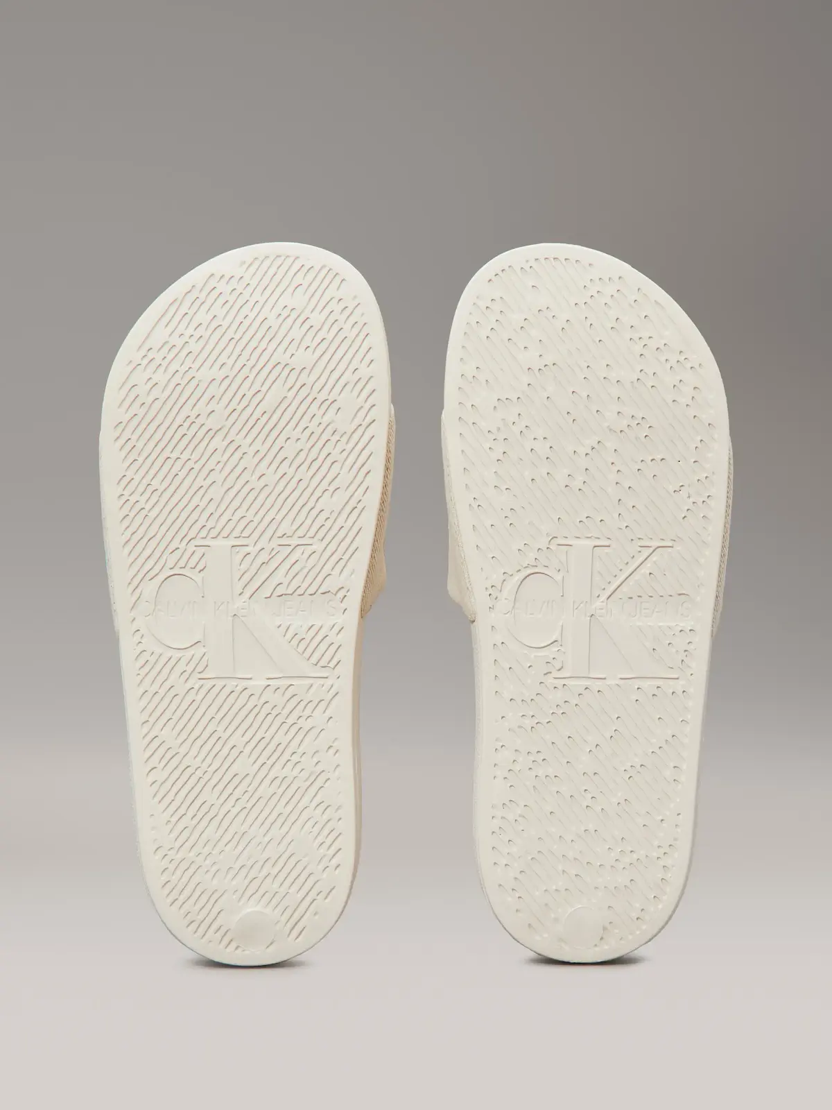 Calvin Klein SLIDE MONOGRAM HARDW, AEO Krem Kadın Terlik