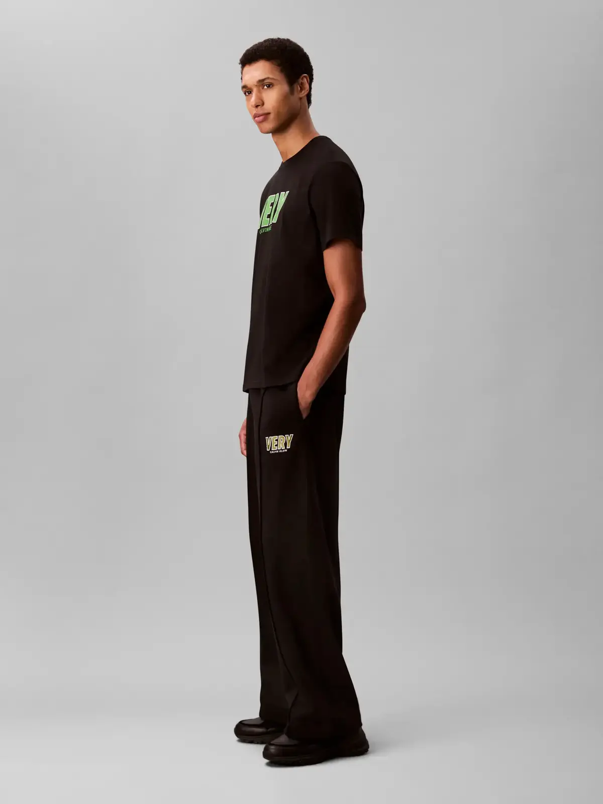 Calvin Klein PREMIUM FLEECE LOGO, UB1 Siyah Erkek T-Shirt