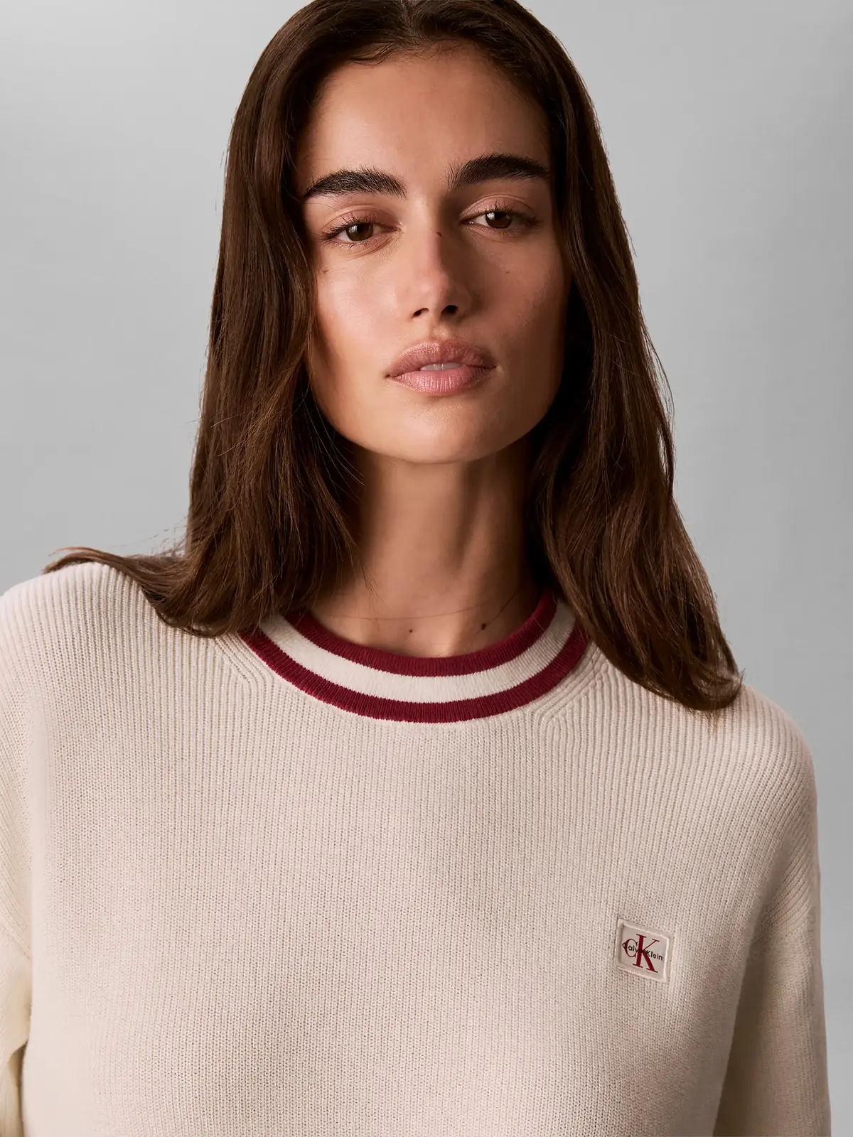 WOVEN LABEL CREWNECK, YAS