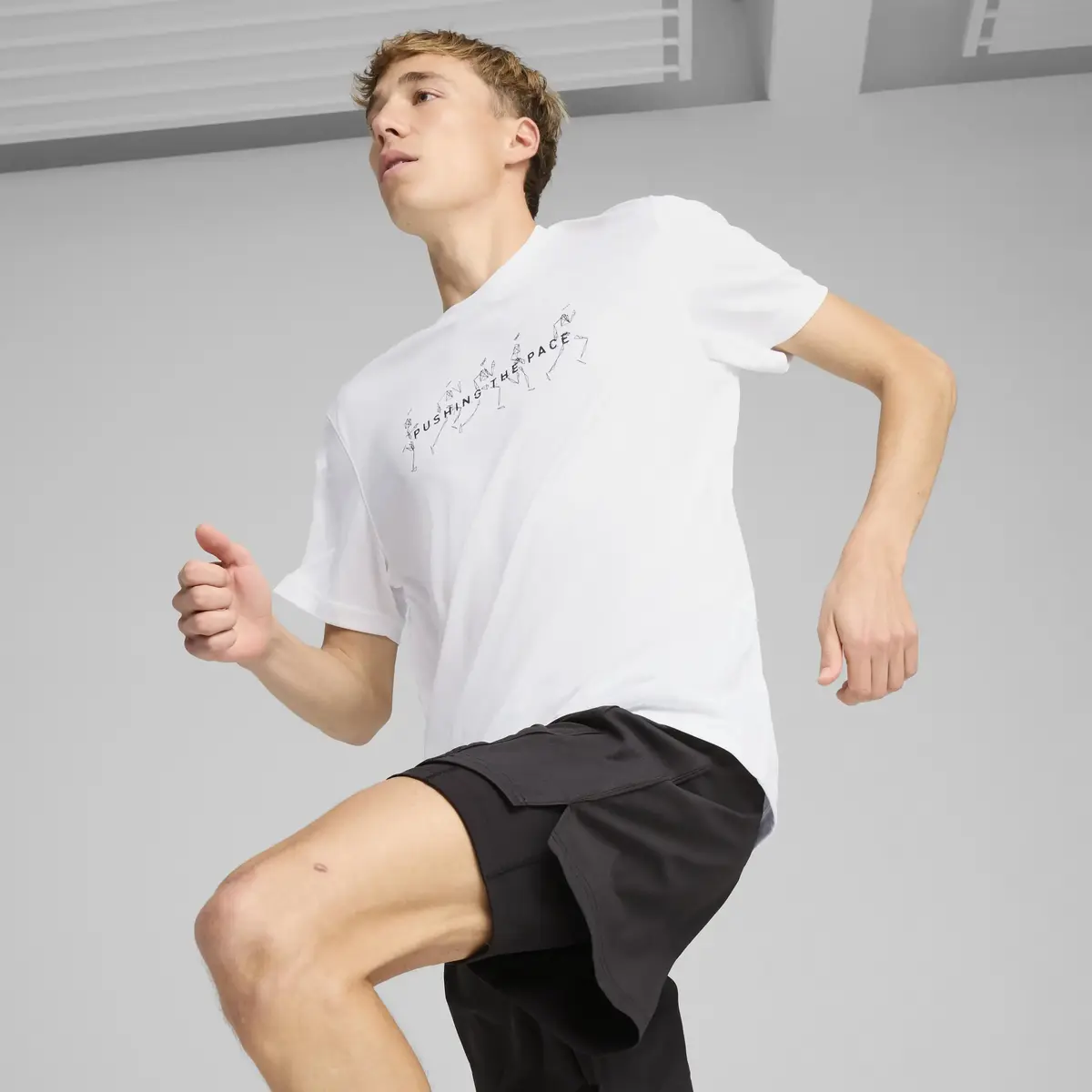 Puma GRAPHICS RUNNING ILLUSTRATIO Beyaz Erkek T-Shirt
