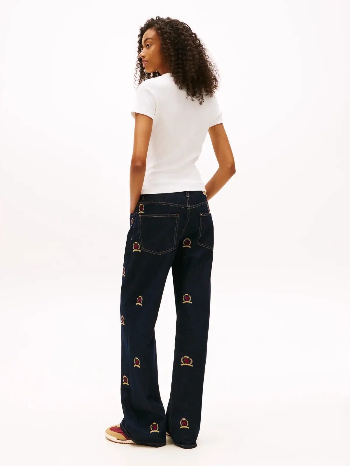 Tommy Hilfiger TJW SLIM BADGE RIB T, YBL Beyaz Kadın T-Shirt & Polo