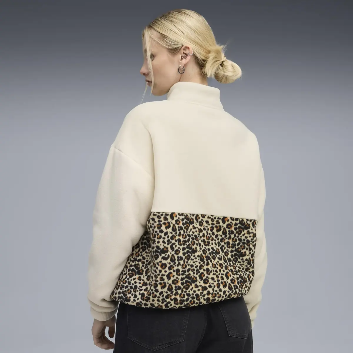 Puma ESS GRAPHIC Animal Crew Krem Kadın Sweatshirt