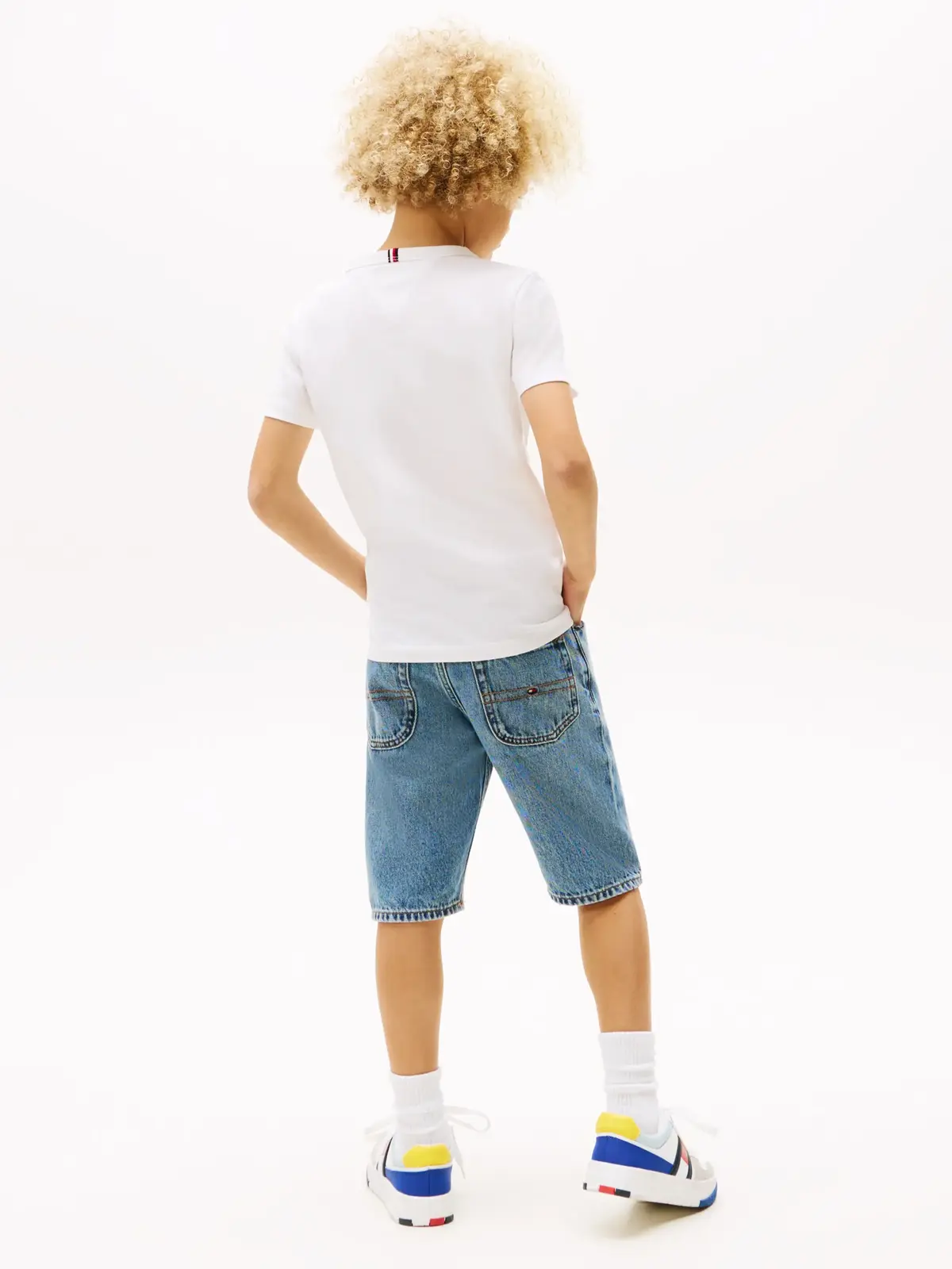 Tommy Hilfiger MULTI FLAG EMB REG T, YBR Beyaz Erkek Çocuk T-Shirt & Polo