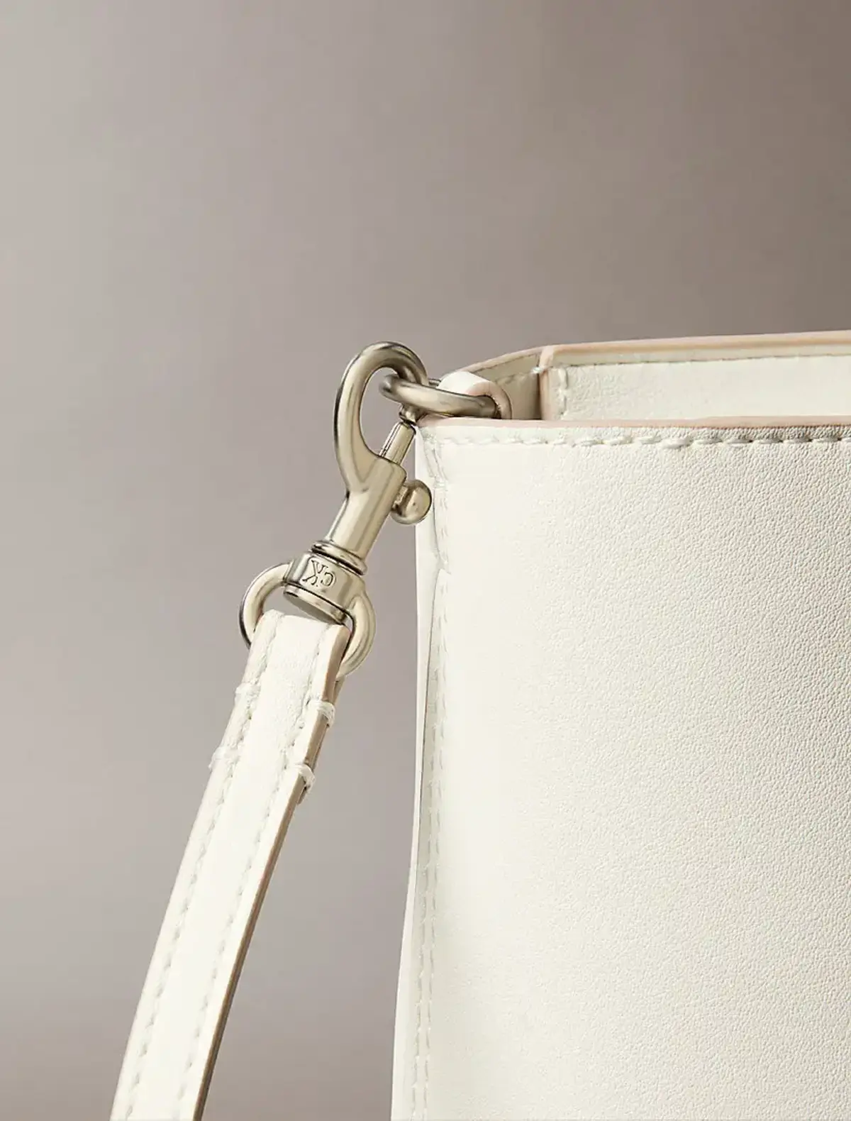 Calvin Klein SCULPTED MINI EW TOTE Bej Kadın El Çantası Calvin Klein SCULPTED MINI EW TOTE Bej Kadın El Çantası