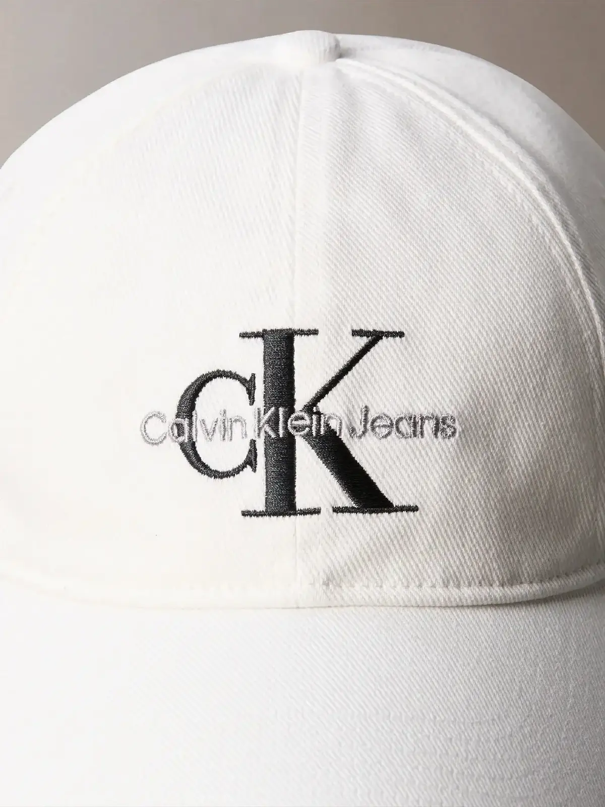 Calvin Klein MONO LOGO EMBRO CAP Beyaz Erkek Şapka Calvin Klein MONO LOGO EMBRO CAP Beyaz Erkek Şapka