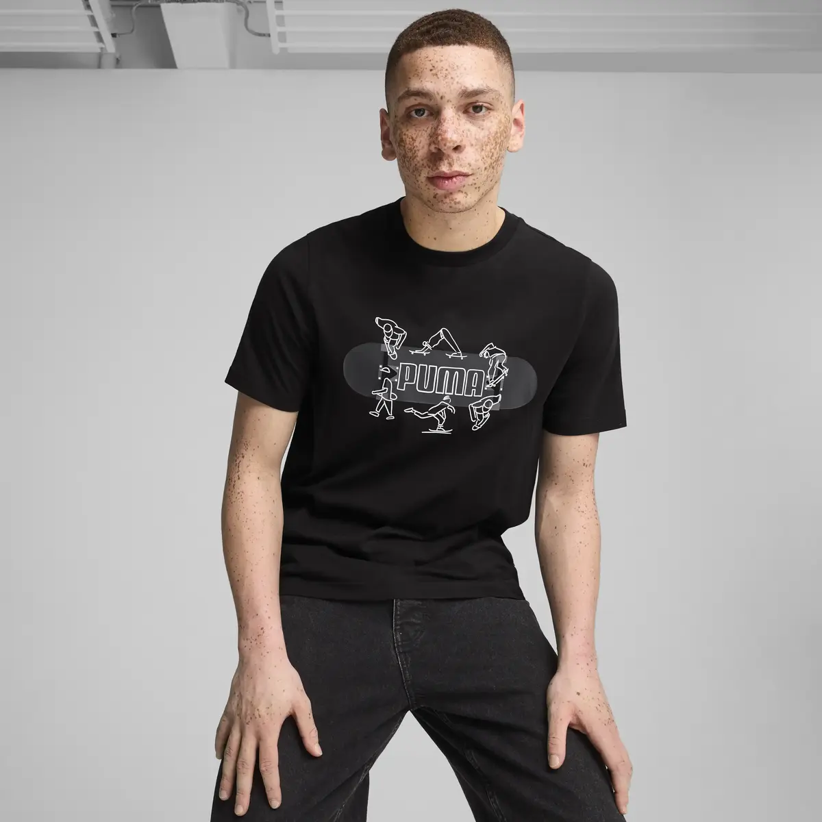 Puma GRAPHICS Skateboard Tee Siyah Erkek T-Shirt & Polo