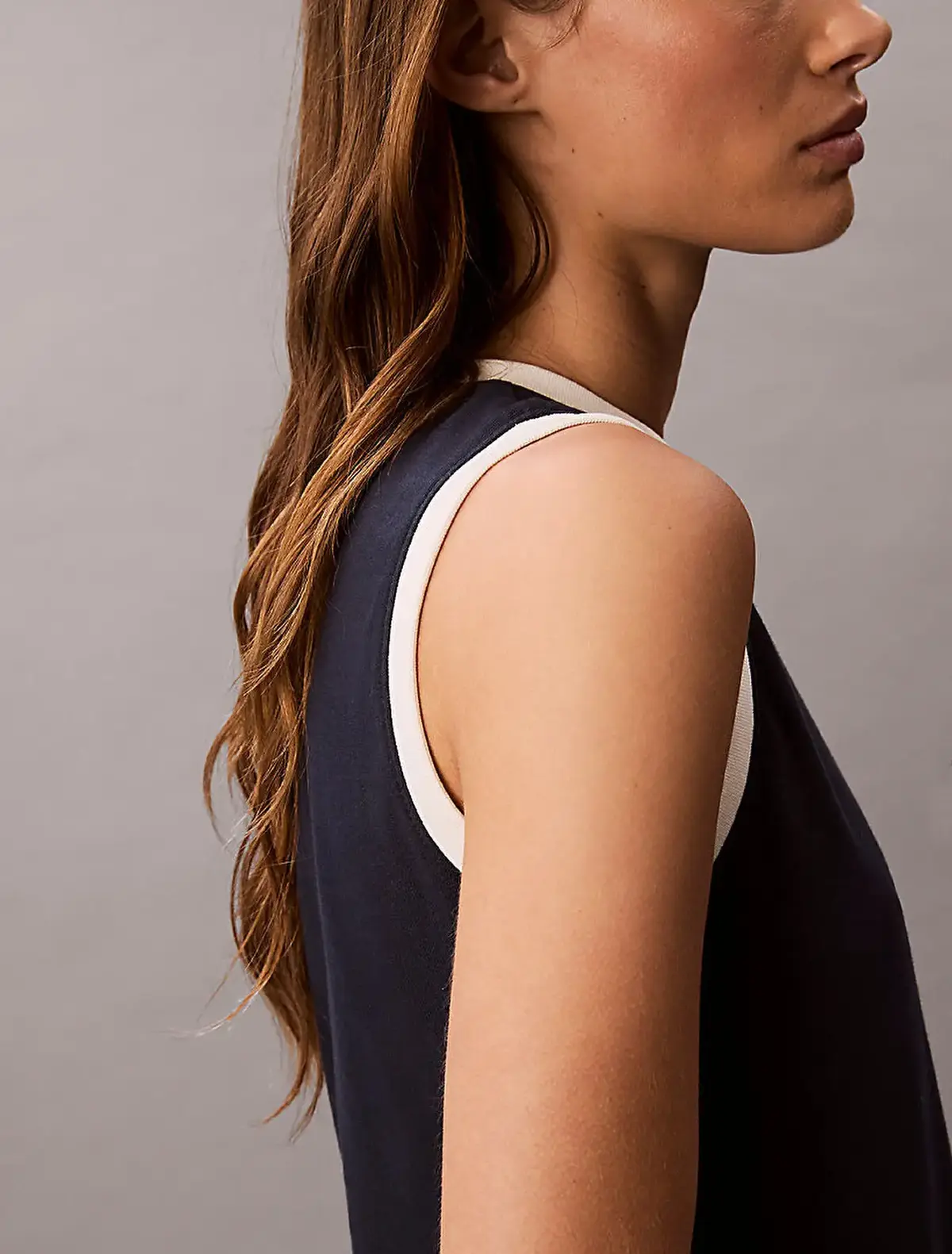 Calvin Klein Sl CK Logo Muscle Tee Antrasit Kadın Tişört Calvin Klein Sl CK Logo Muscle Tee Antrasit Kadın Tişört