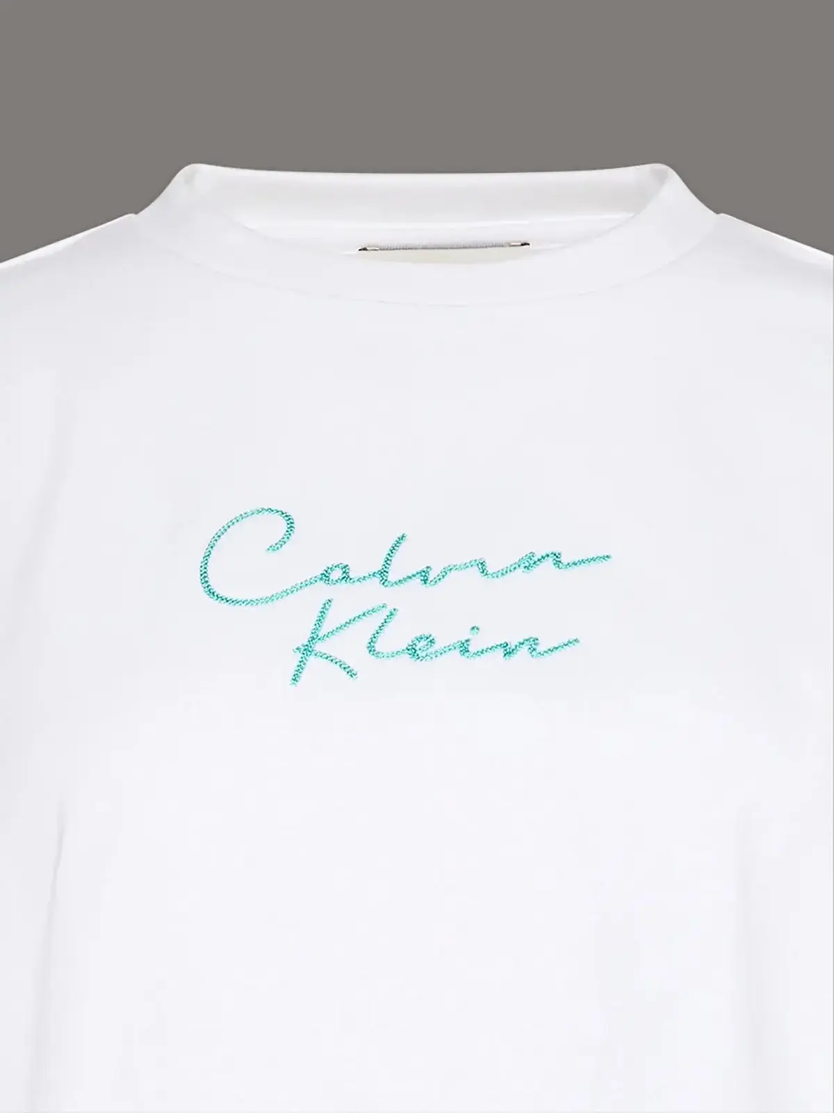 Calvin Klein CROPPED BOXY CHAIN STITCH LOGO T Beyaz Kadın Tişört