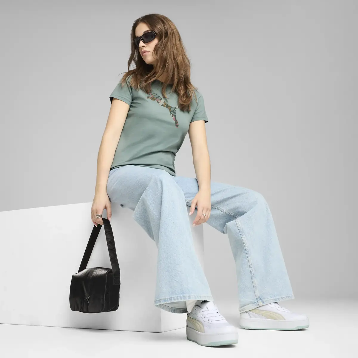 PUMA GRAPHICS Floral Cat Logo Tee Kadın Yeşil T-Shirt