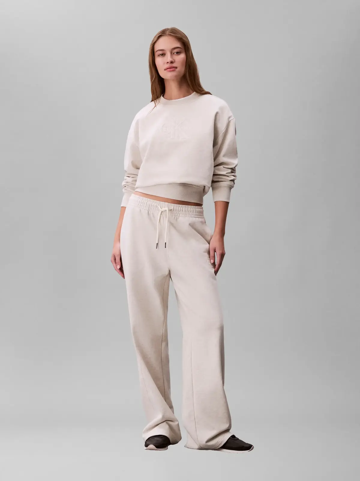 Calvin Klein LS EMBOSSED MONOLOGO, P4P, XXS Krem Kadın Sweatshirt