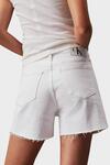 Calvin Klein MOM SHORT, 1AA Beyaz Kadın Kot Şort