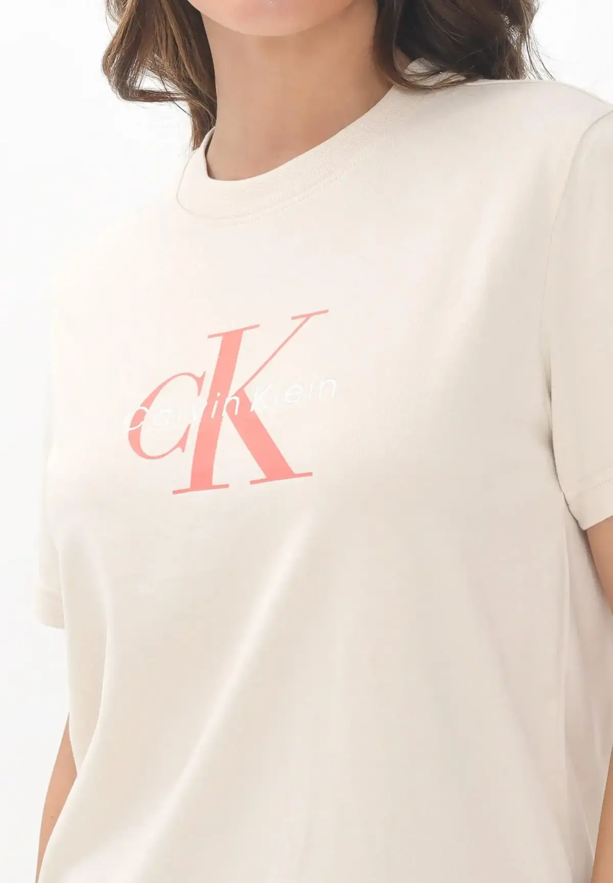 Calvin Klein HERO SS CLASSIC MONOLOGO CNECK T Bej Kadın Tişört Calvin Klein HERO SS CLASSIC MONOLOGO CNECK T Bej Kadın Tişört