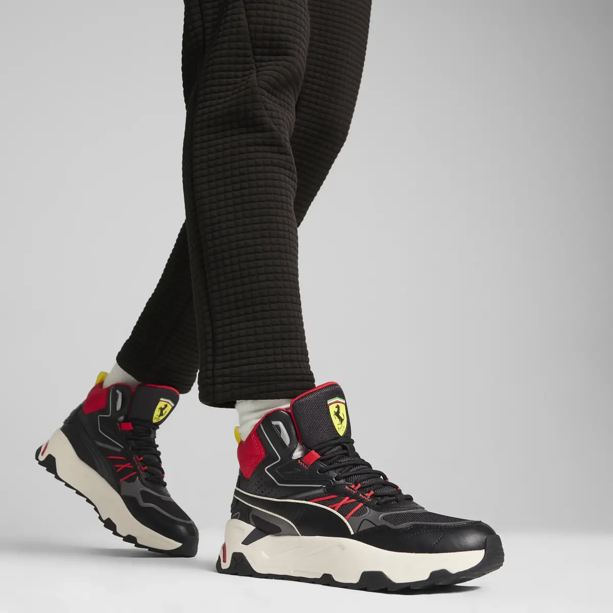 Puma Ferrari Trinity Mid WTR Siyah Erkek Spor Ayakkabı