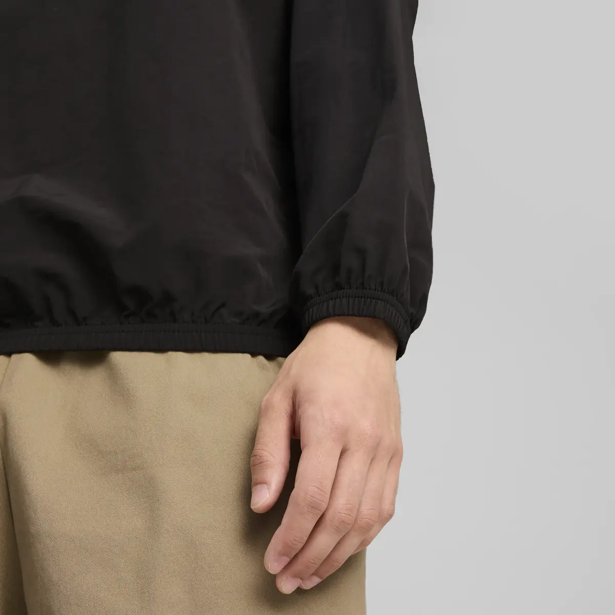Puma CLASSICS Woven Relaxed Crew Siyah Erkek Sweatshirt
