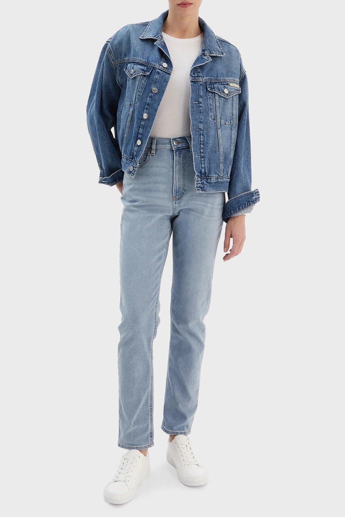 Calvin Klein EU NEW MOM JEAN BLUE RAIN Kadın Mavi Jean Pantolon