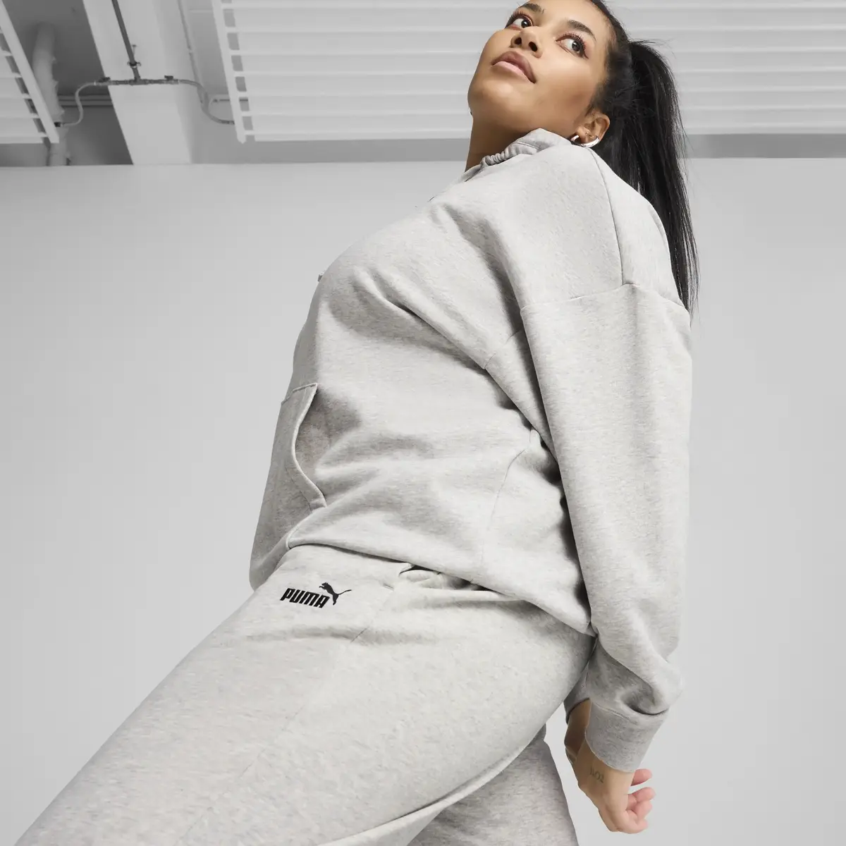 Puma ESS Small No. 1 Logo Sweatpants TR cl Gri Kadın Eşofman Altı