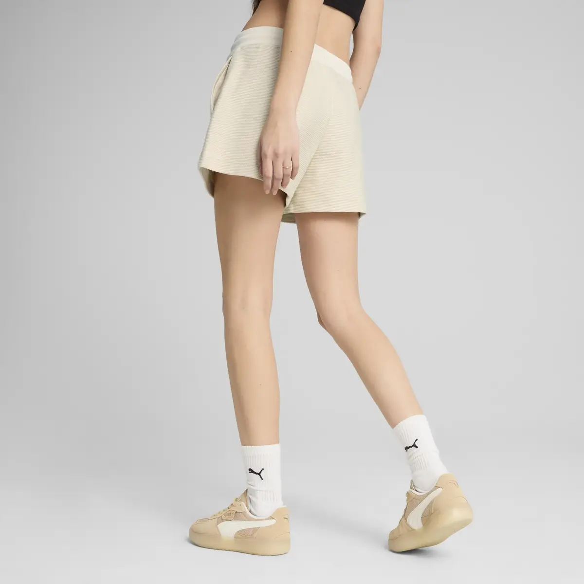 PUMA PREMIUM ESS A-Line Shorts Bej Kadın Şort