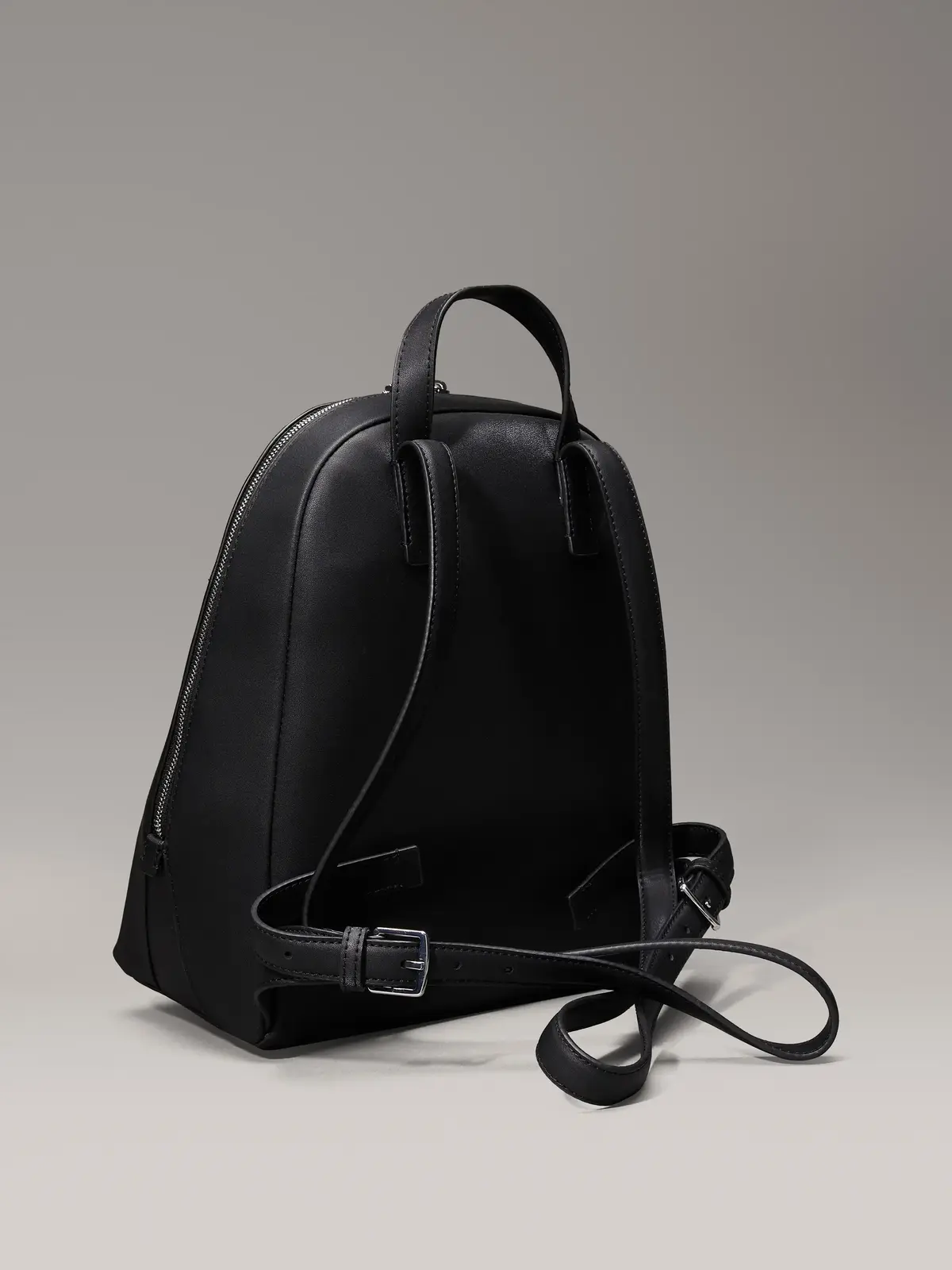 Calvin Klein CK MUST DOME BACKPAC, 0GJ Siyah Kadın Çanta