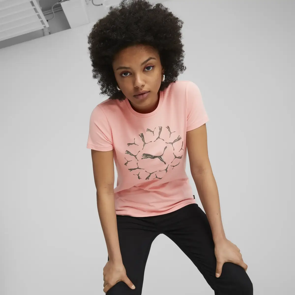 Puma ESS+ Graphic Tee Pembe Kadın T-Shirt