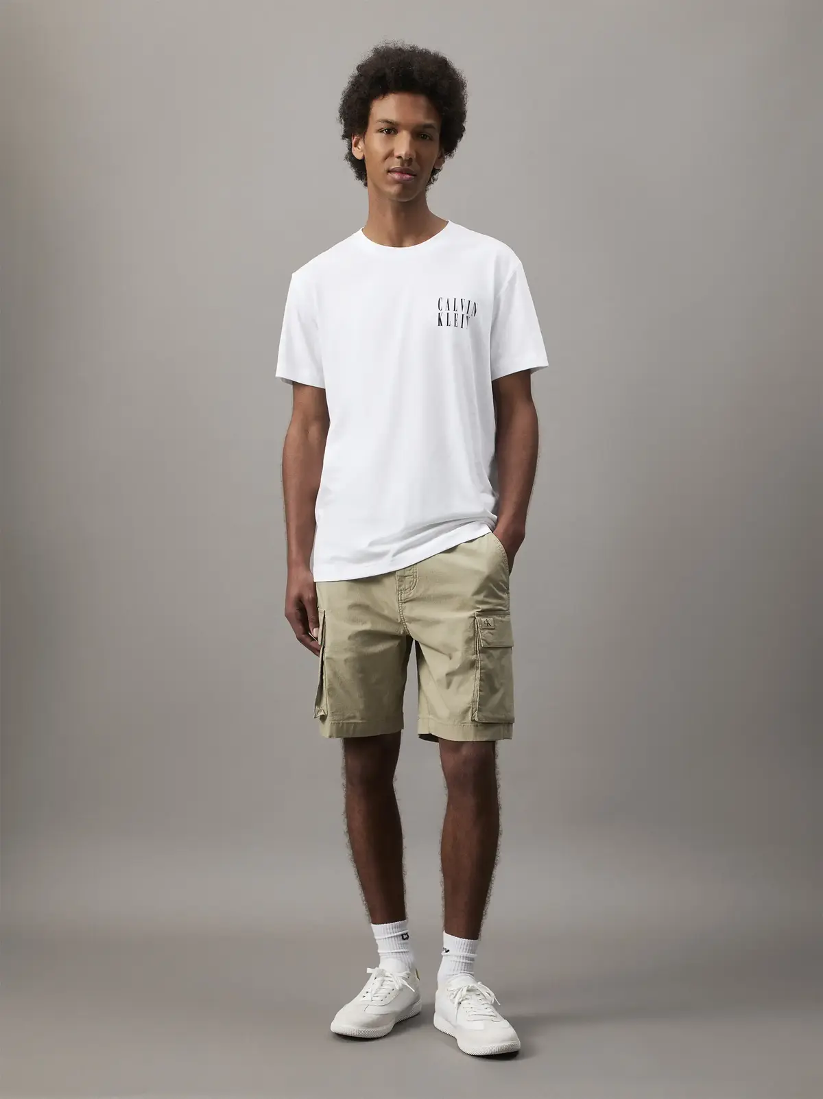 Calvin Klein OMBRE TEXT BOX TEE, YAF Beyaz Erkek T-Shirt & Polo
