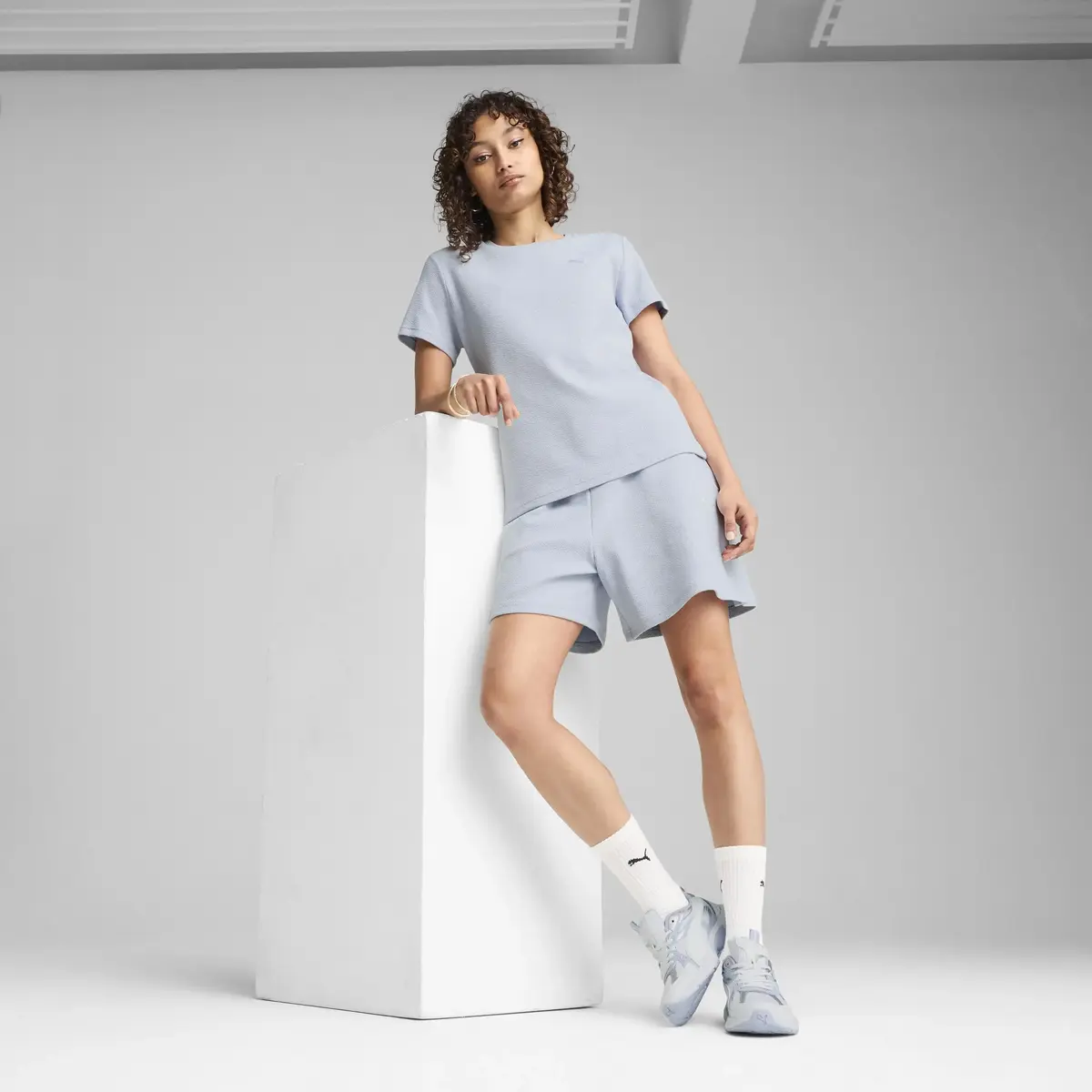 PUMA HER High-Waist Shorts Mavi Kadın Şort