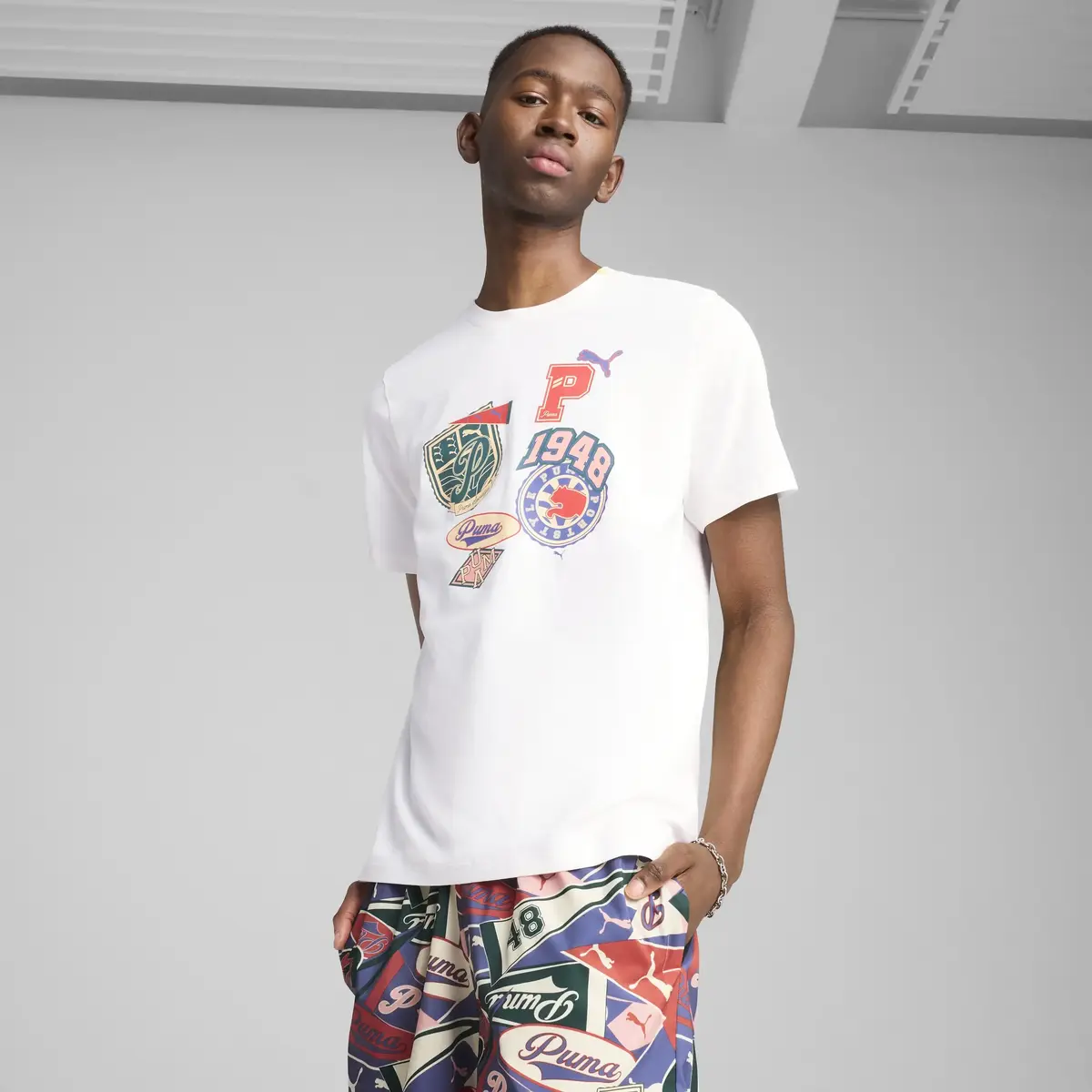 PUMA WARDROBE ESS Graphic Tee Beyaz Erkek T-Shirt