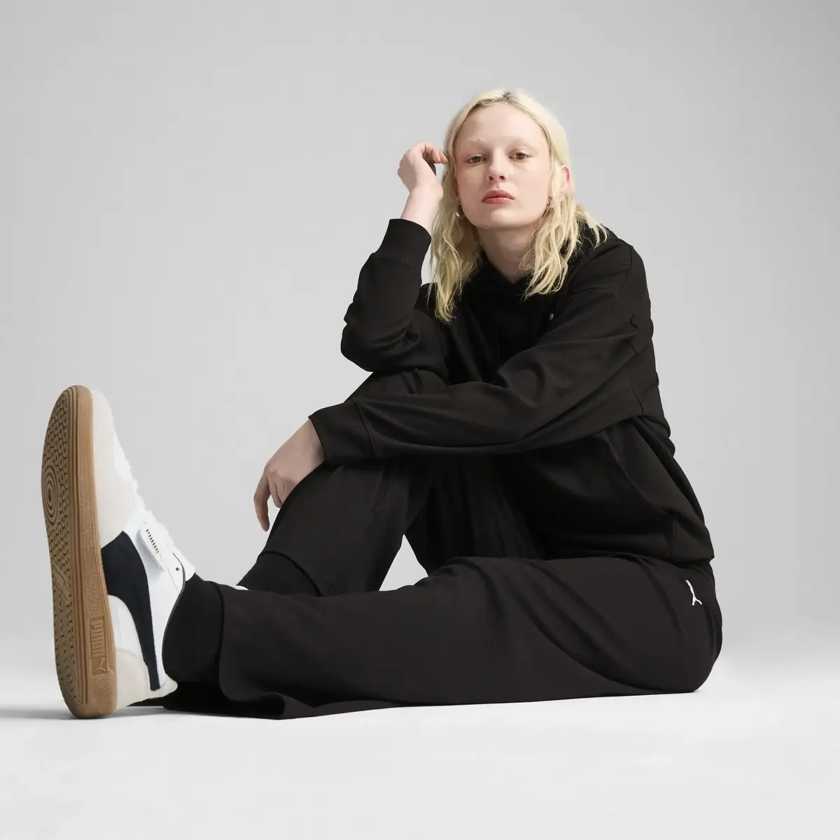 PUMA ESS ELEVATED Pant Siyah Kadın Eşofman Altı