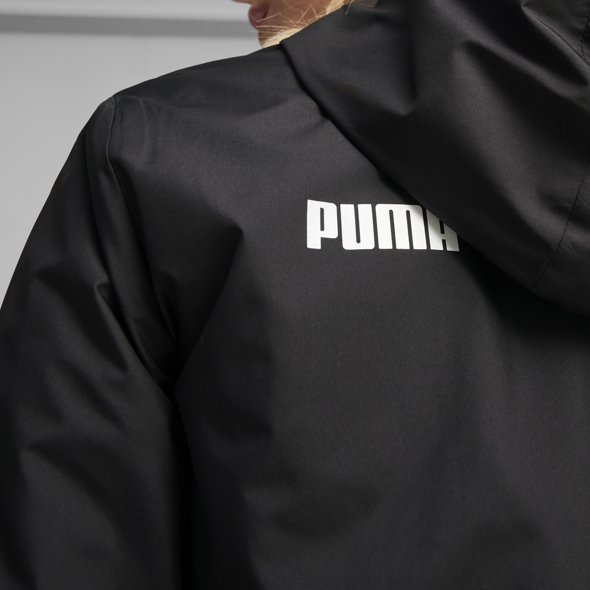 Puma ESS Solid Windbreaker Siyah Kadın Ceket