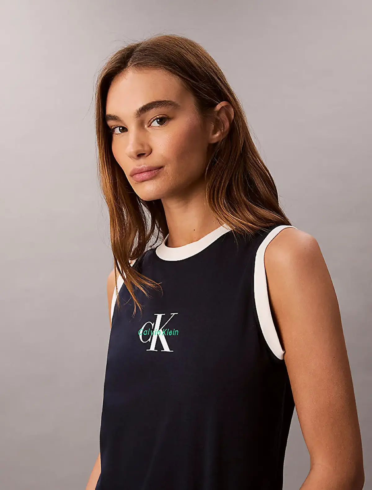 Calvin Klein Sl CK Logo Muscle Tee Antrasit Kadın Tişört Calvin Klein Sl CK Logo Muscle Tee Antrasit Kadın Tişört