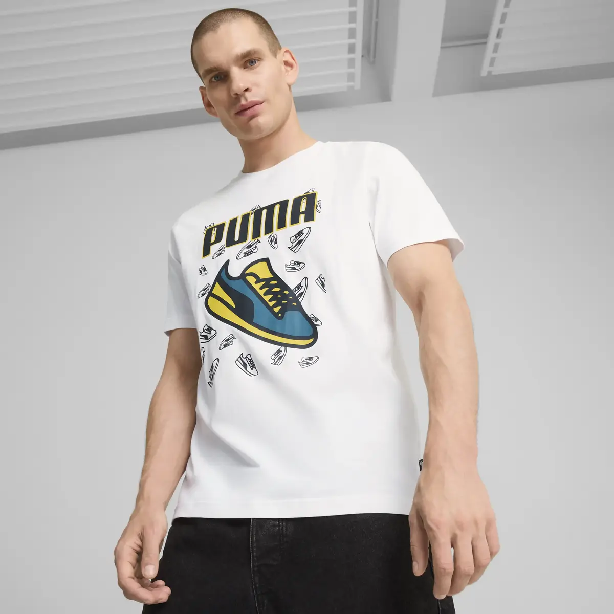Puma GRAPHICS Sneaker Tee Beyaz Erkek T-shirt