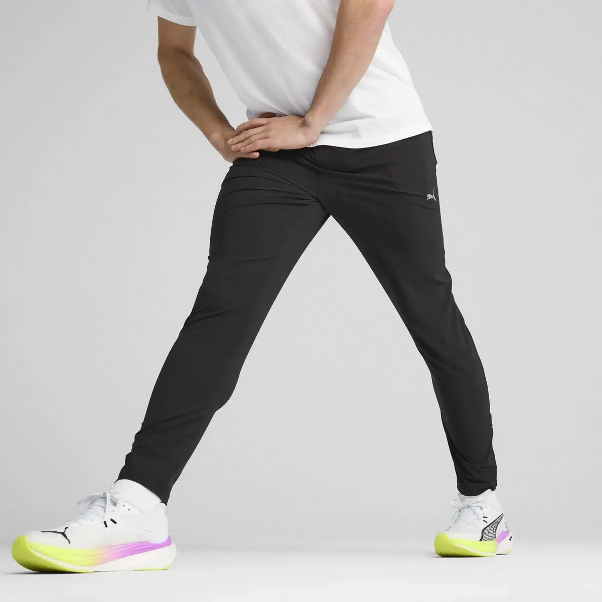 Puma RUN VELOCITY TAPERED PANT Siyah Erkek Eşofman Altı