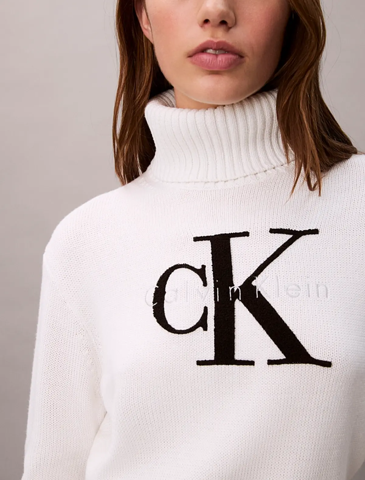 Calvin Klein CHENILLE MONOLOGO SWEATER Beyaz Kadın Sweatshirt Calvin Klein CHENILLE MONOLOGO SWEATER Beyaz Kadın Sweatshirt