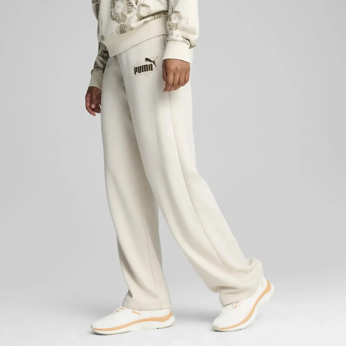 Puma ESS+ CLASS ACT Pants Kırık Beyaz Kadın Eşofman Altı