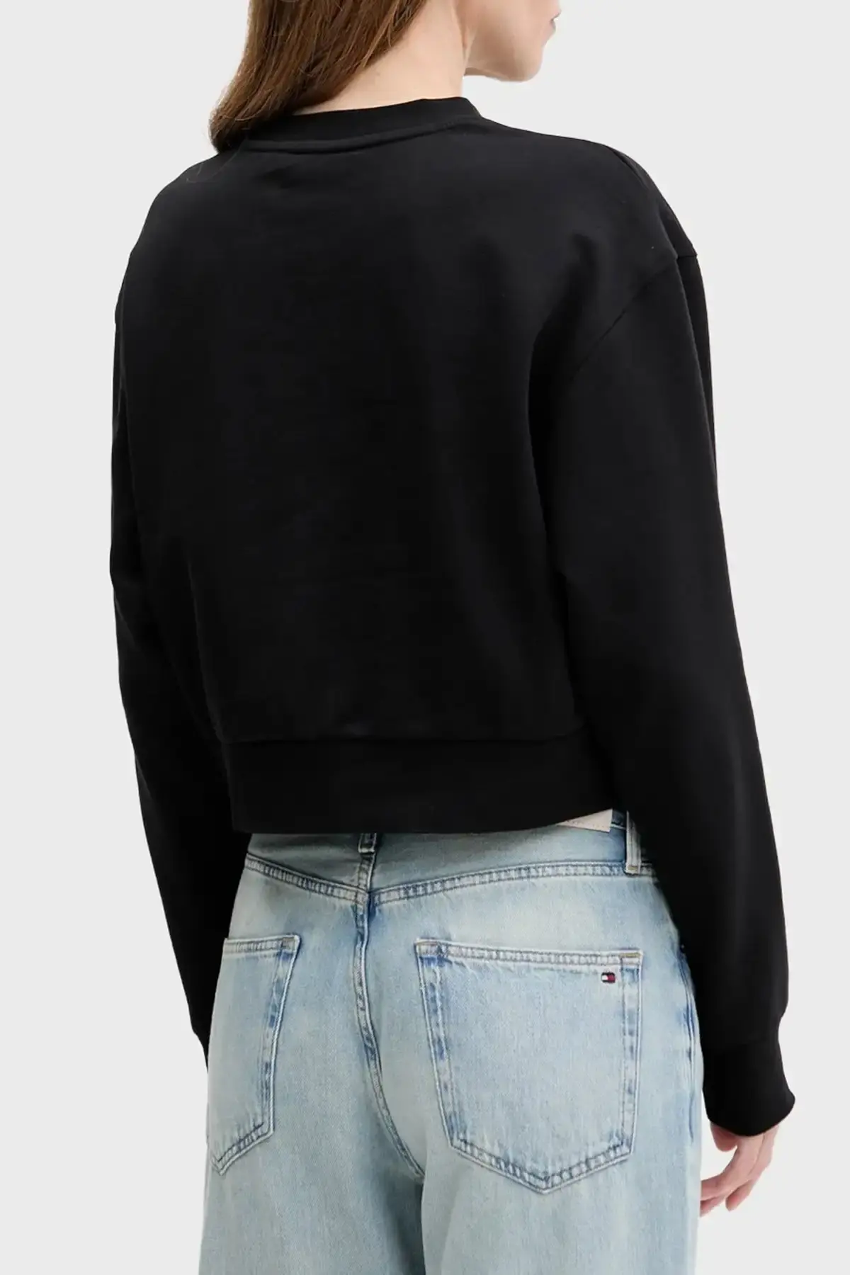 Calvin Klein A - CROPPED BADGE LOGO SWEATSHIR Siyah Kadın Sweatshirt Calvin Klein A - CROPPED BADGE LOGO SWEATSHIR Siyah Kadın Sweatshirt