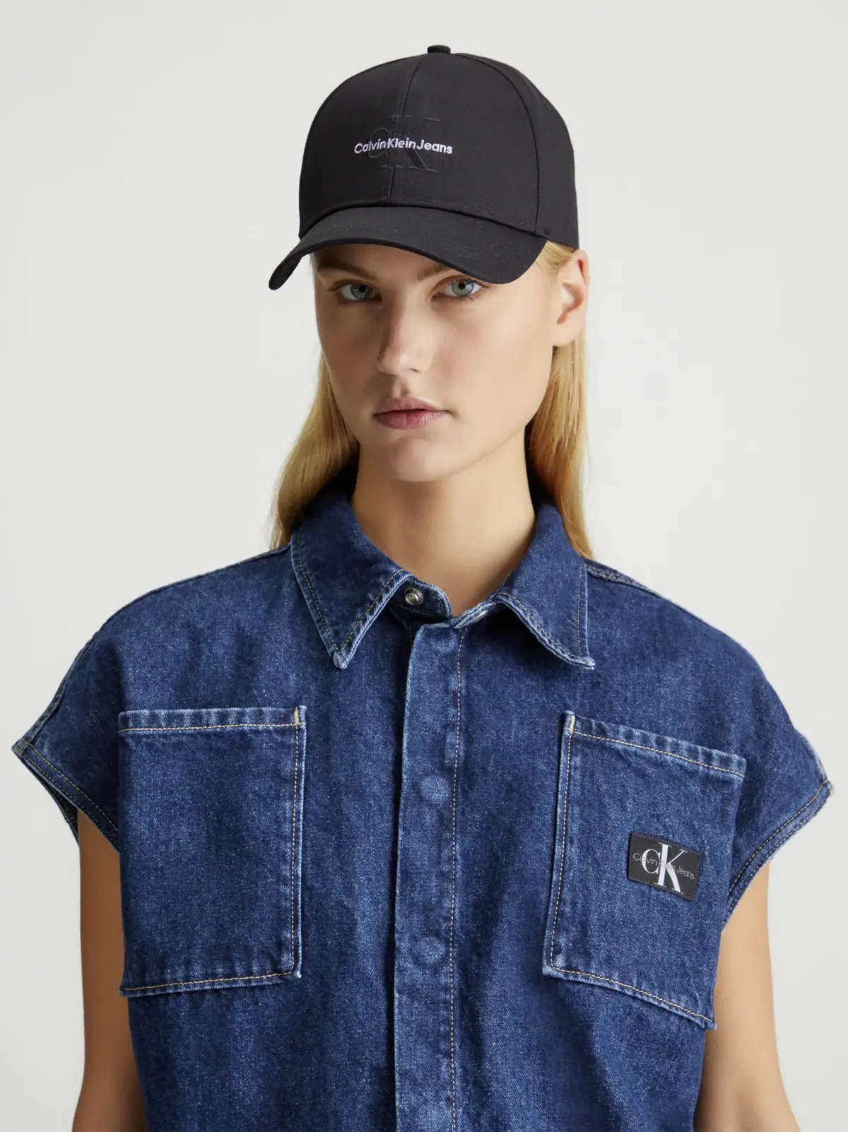 Calvin Klein MONO LOGO EMBRO CAP Kadın Siyah Şapka