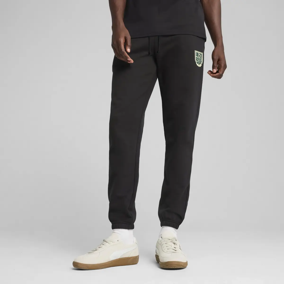 PUMA WARDROBE ESS Graphic Pants Siyah Erkek Eşofman Altı