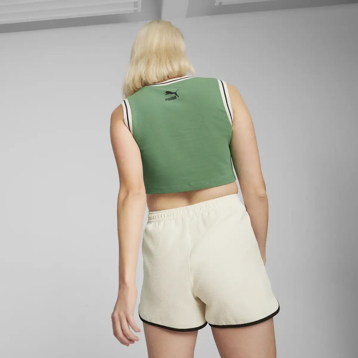 Puma TEAM Graphic Crop Tee Kadın T-Shirt & Polo