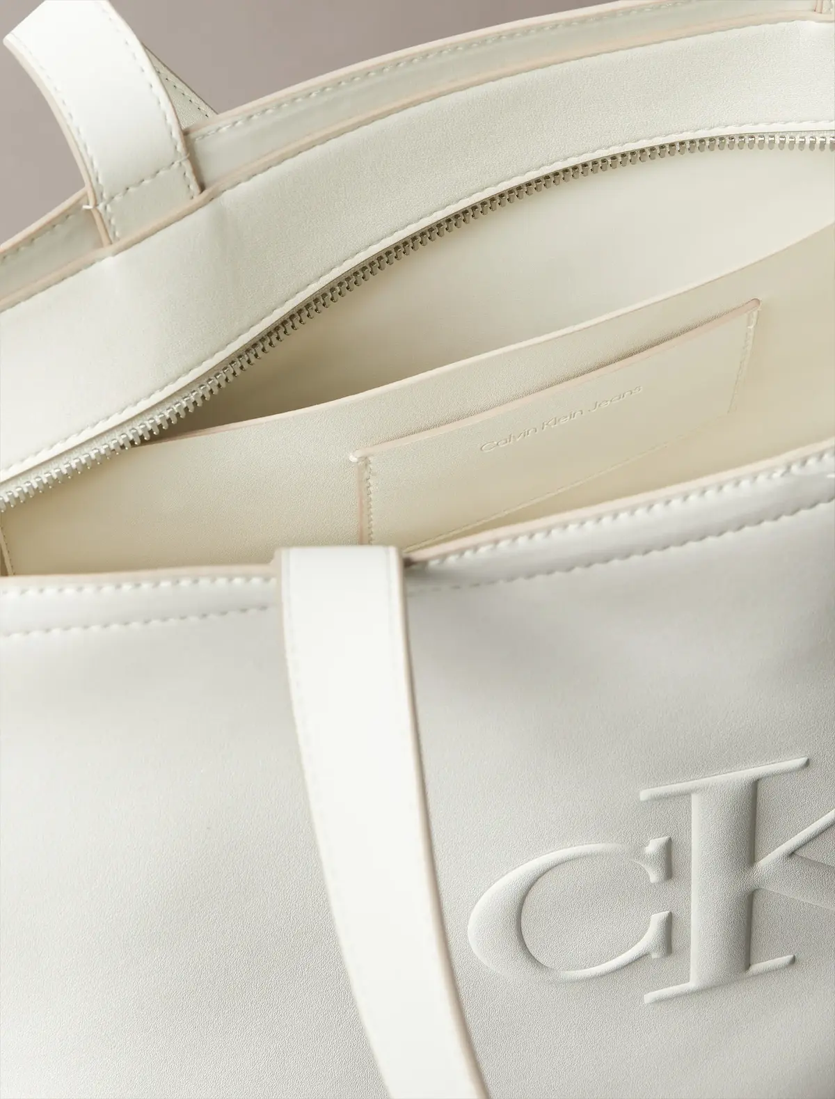 Calvin Klein SCULPTED SLIM TOTE, FUP Beyaz Kadın Çanta
