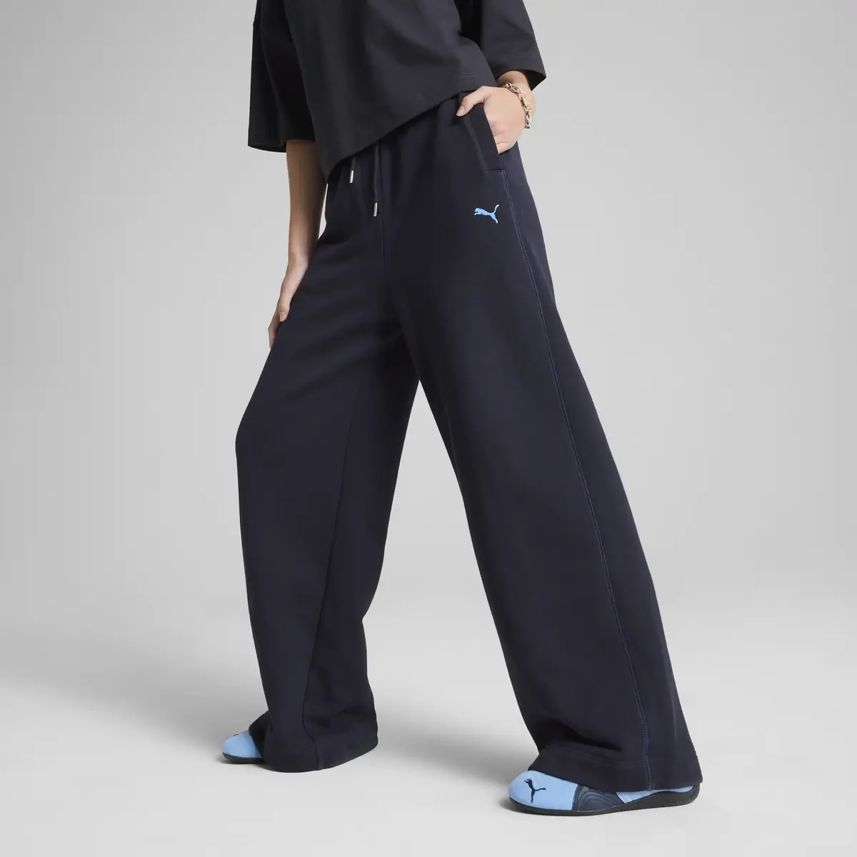 PUMA PREMIUM ESS Sweatpants Lacivert Kadın Eşofman Altı