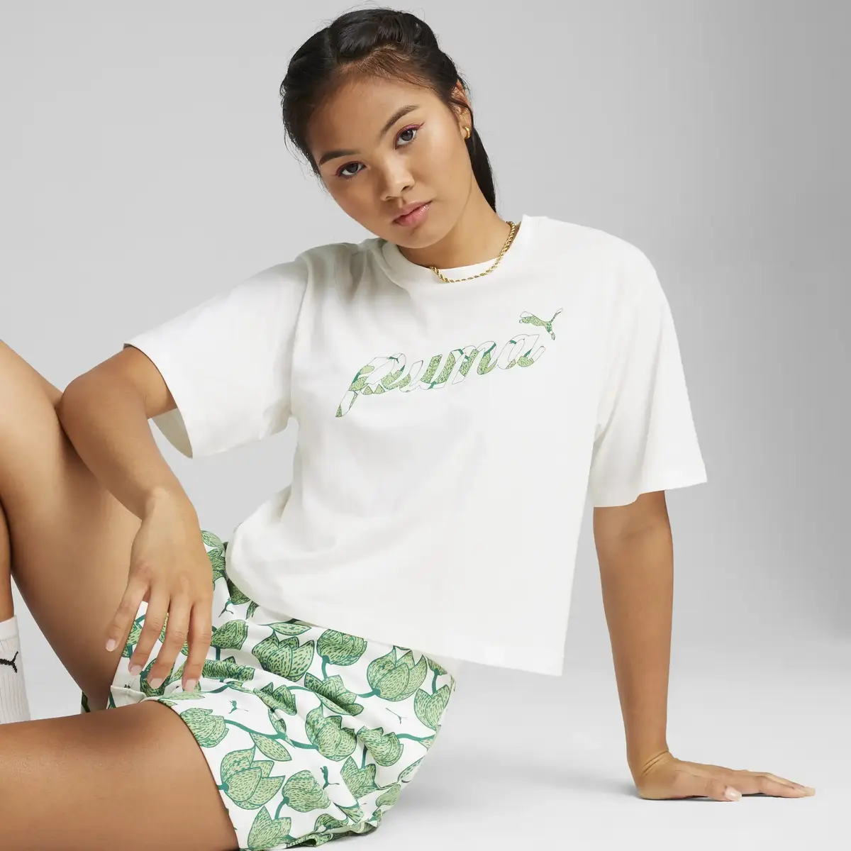 Puma BLOSSOM Short Graphic Tee Beyaz Kadın Şort