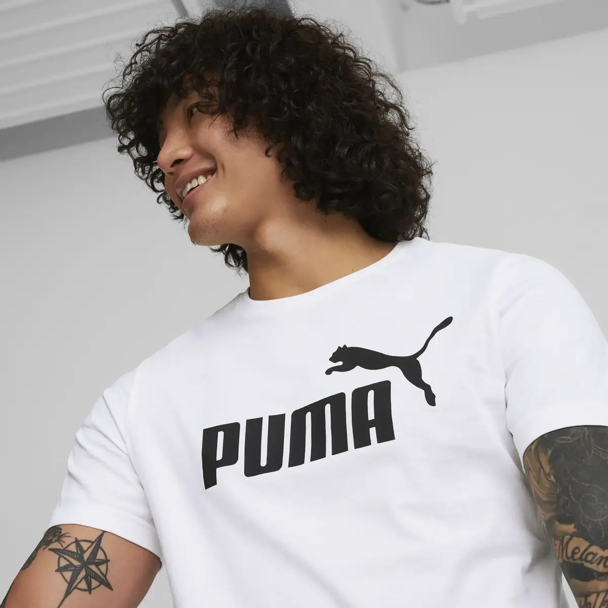 Puma ESS Logo Tee Beyaz Erkek T-Shirt