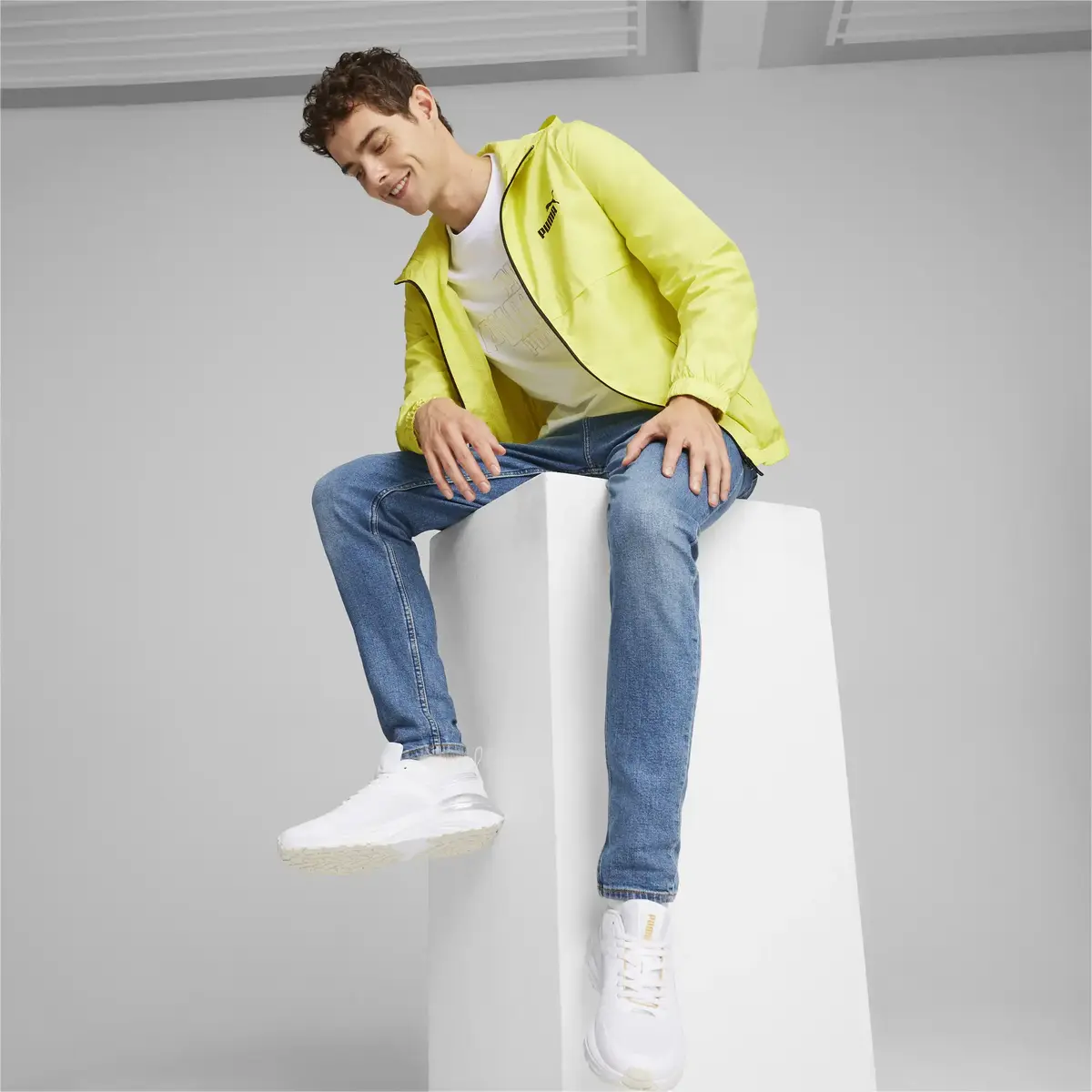 Puma ESS Solid Windbreaker Yeşil Erkek Sweatshirt