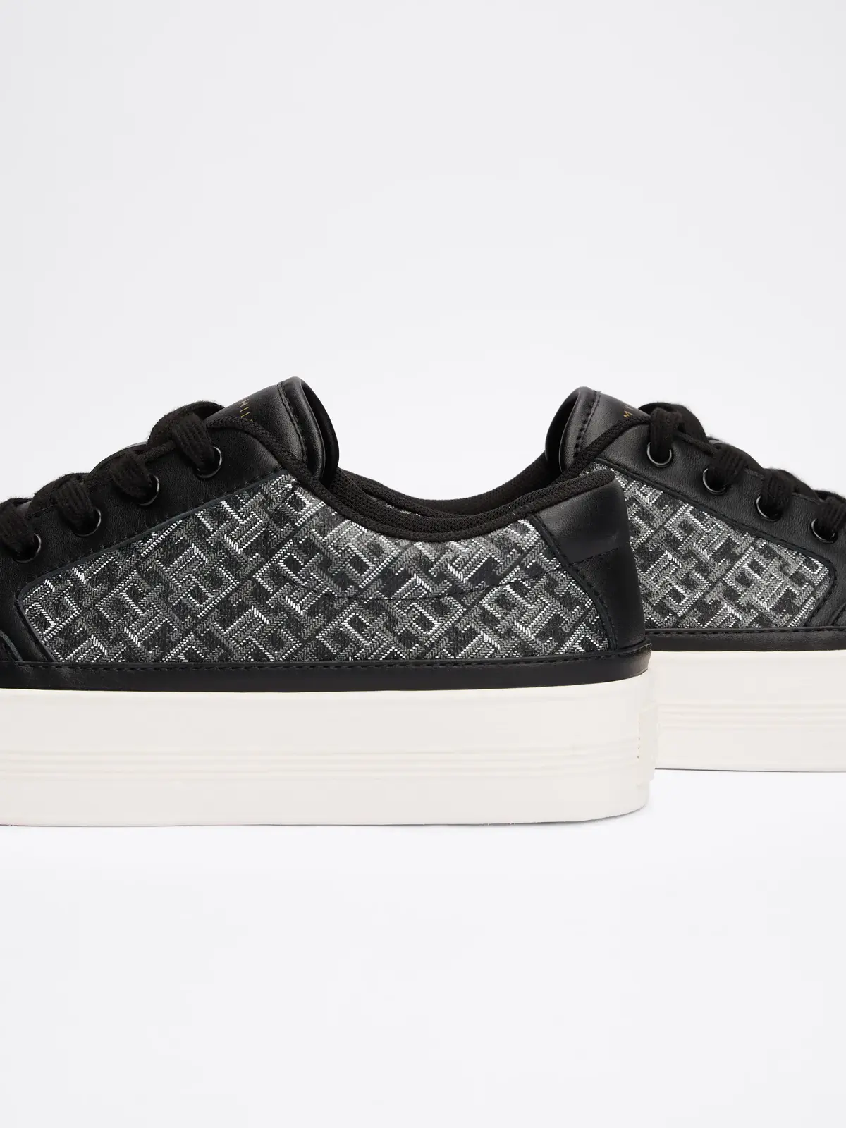 Tommy Hilfiger VULC LEATHER SNEAKER, BDS Siyah Kadın Spor Ayakkabı & Sneaker